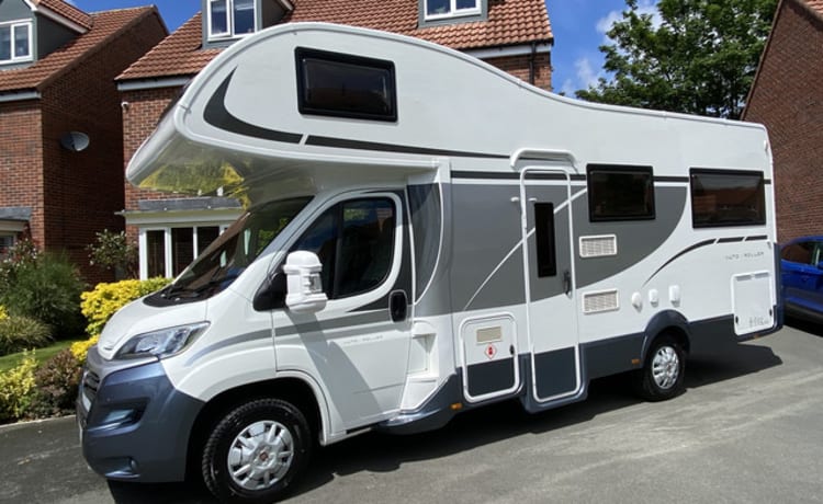 Mario – Explore Scotland in Comfort: Rent "Mario" the Motorhome!