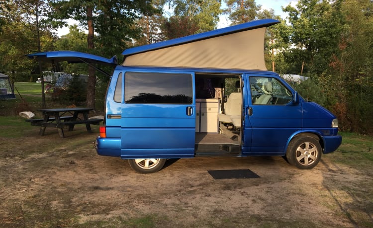 The Blue Diamond – Een krachtpatser van een Volkswagen T4 | 1 tot 4 personen | 2.5TDI - 115PK