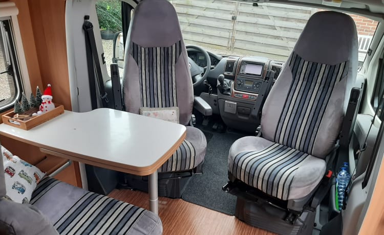 COMPACT Traveller – Camping-car de luxe compact pour 2 à 3 personnes