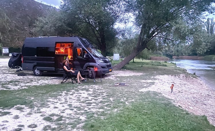 Camping-car king-size atmosphérique pour les aventuriers