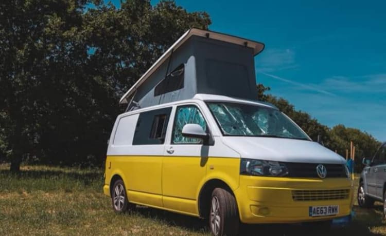 Daisy – Volkswagen Camper Van mit 4 Schlafplätzen (neu umgebaut 2022)