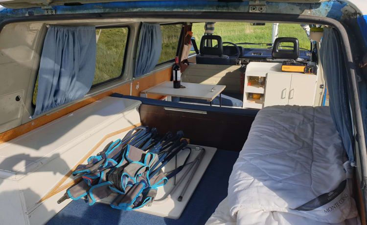 Mr. Blue Sky  – Camping-car rétro VW T3