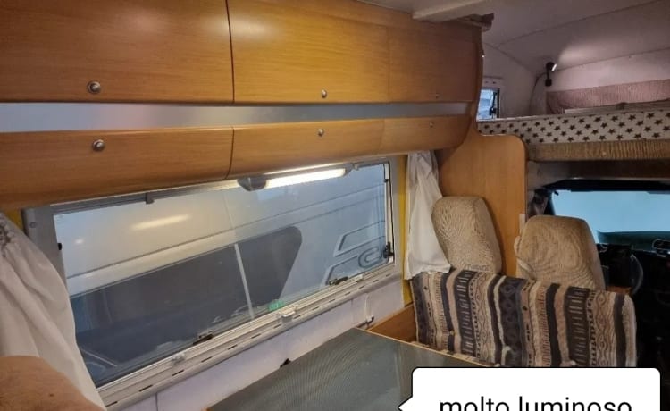 Irene – Comfortable clean 6 beds and 4 travel seats