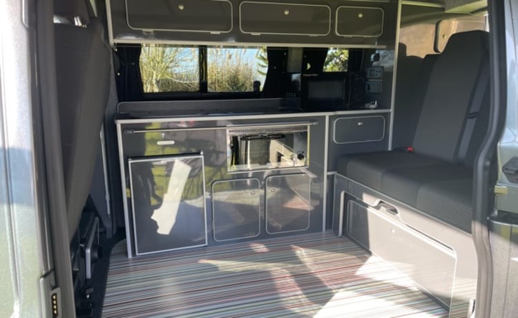 Bessie – Excellent 4 Couchettes 2021 VW T6.1 Campervan (Auto)