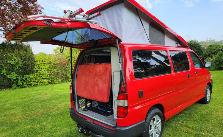 Dan – Toyota-camper met 4 slaapplaatsen uit 2007