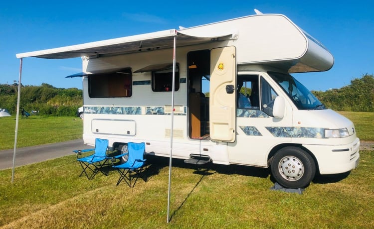 Nevis – Grand camping-car familial-5 couchettes Fiat