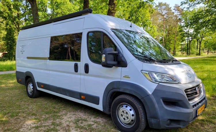 Pura Vida Van – Camper bus 3 posti costruito nel 2023