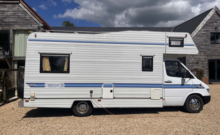 Big Bertha – 4 berth Mercedes-Benz semi-integrated from 1998