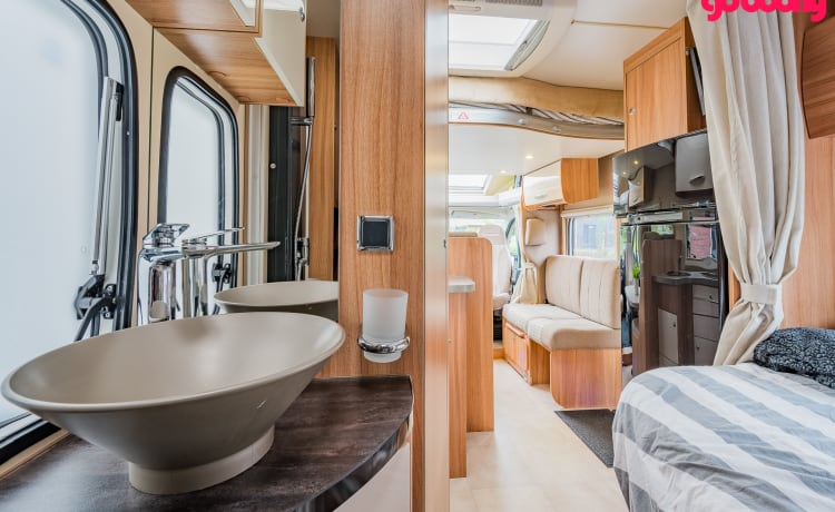 Camper met sfeer – 4p Chausson semi-integrated uit 2014