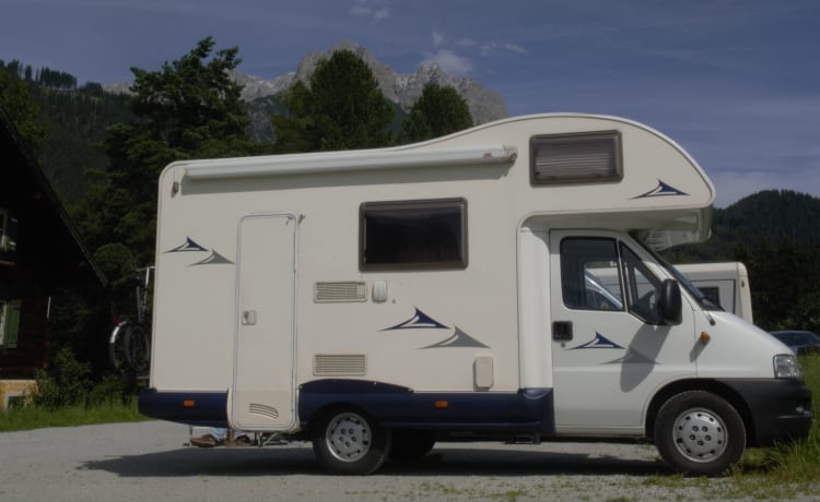 Mooie compacte camper met ruime keuken