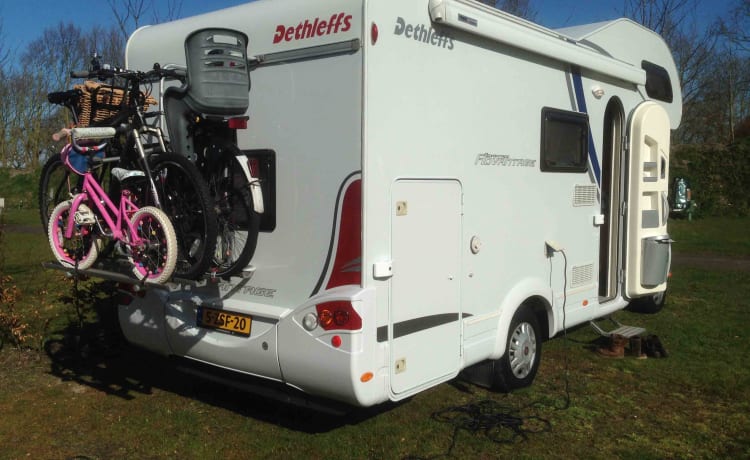 Dethleffs A5881 – Camping-car Dethleffs de luxe 6 personnes 2x Airco, Navi, lit superposé