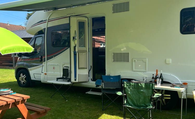 Audrey – 6 berth Auto-Trail Frontier Comanche from 2016