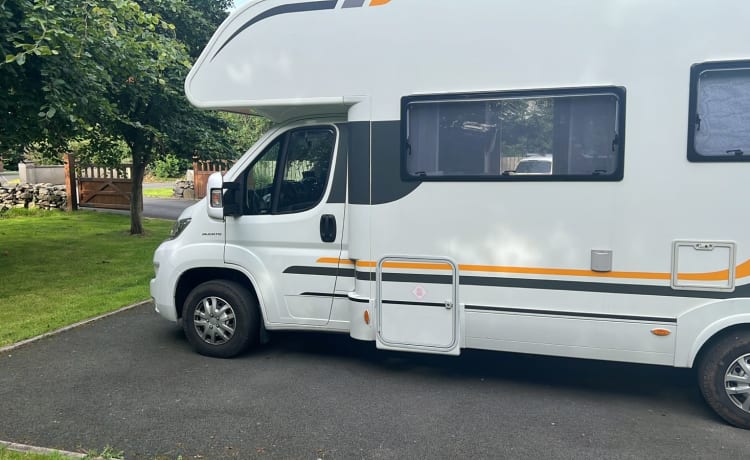 6 berth Sun Living A49DP