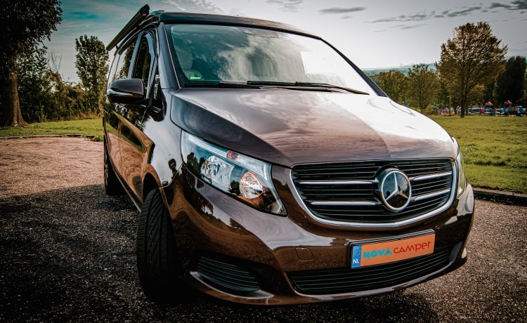 NOVACAMPER  – Ontdek het Ultieme Reisgenot met Onze Luxe Mercedes Camperbus!