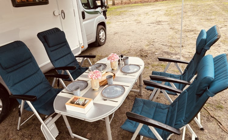 LMC Family Alkoven Camper 6 Personen