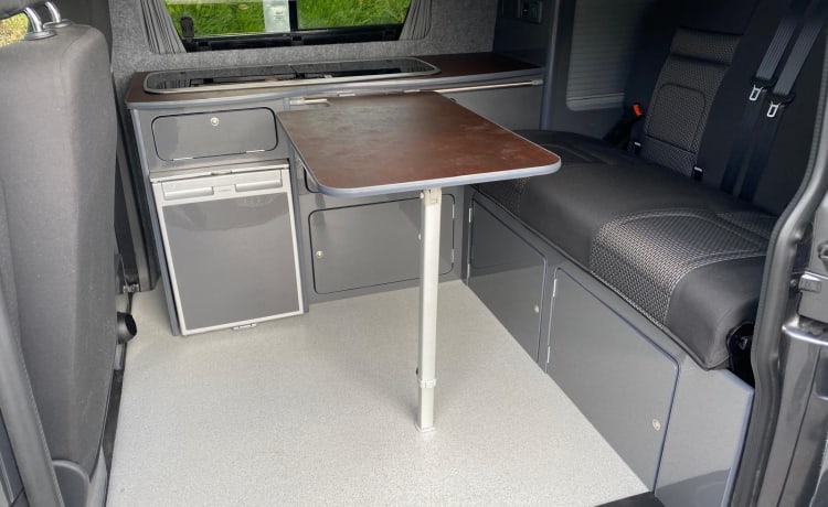 KR fleet Camper Hire – 4 berth Volkswagen campervan