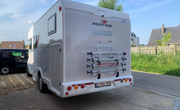 CamperFun – 4p Ford semi-integrated from 2022