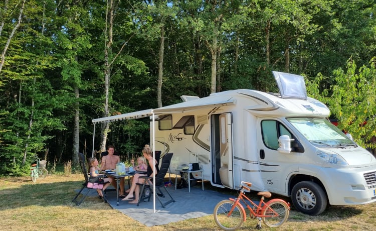 Camping-car familial complet pour 4 personnes !