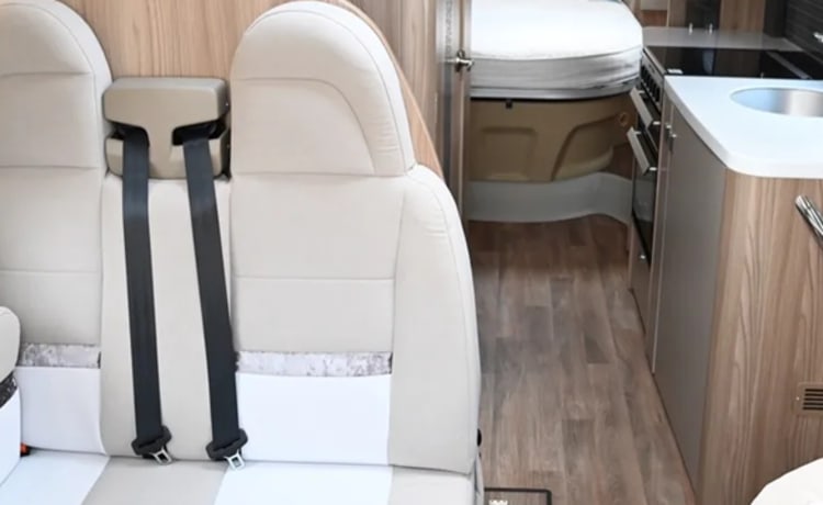 Swift Kon Tiki Luxury Twin Axle mit 4 Schlafplätzen