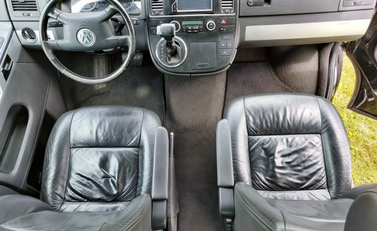 Nero 2.5 TDI Multivan T5 Highline Camperbus