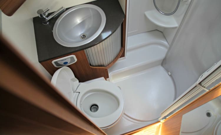 Spacious Luxury Family camper 5 people