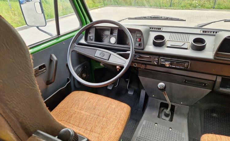 Klassieke Volkswagen T3 uit 1983 voor een onvergetelijke vakantie