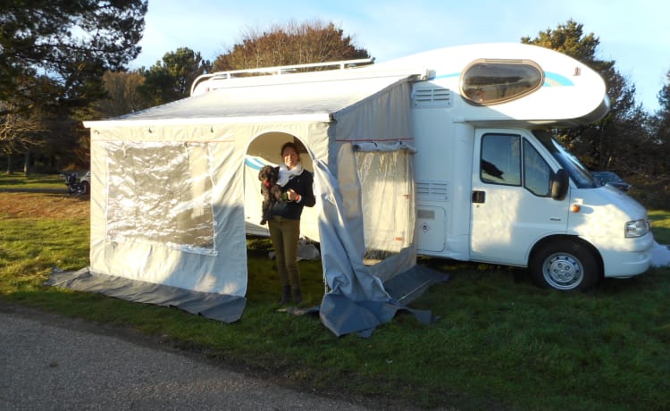EASY 1 MOTORHOME HIRE JUST TURN UP AND GO