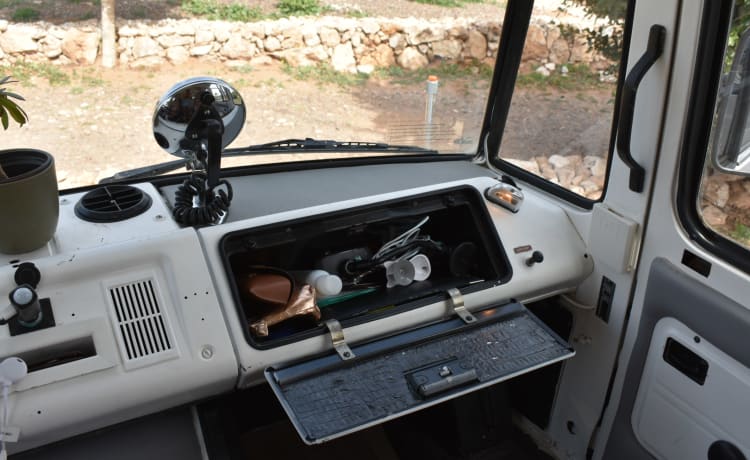 Barry – Camping-car Mercedes 508 oldtimer hors réseau unique