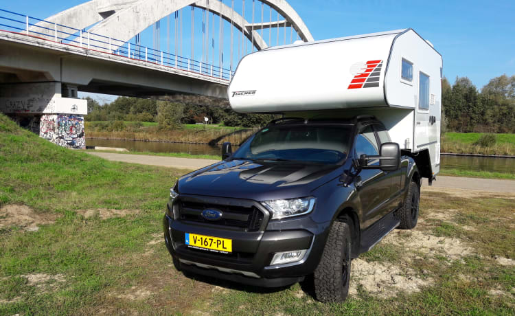 Tischer Kabine mit Ford Ranger Wildtrek 3.2 – 4X4 Camper huren Ford Ranger Wildtrak 3.2 Autom. met Tischer Box 240