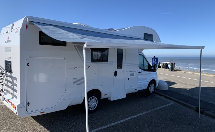 Julia – Gloednieuwe luxe camper, automaat, 6 zit-en 6 slaappl. zonder ombouw