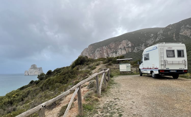 Lukanoir  – Compacte, wendbare camper van topklasse, perfect voor koppels