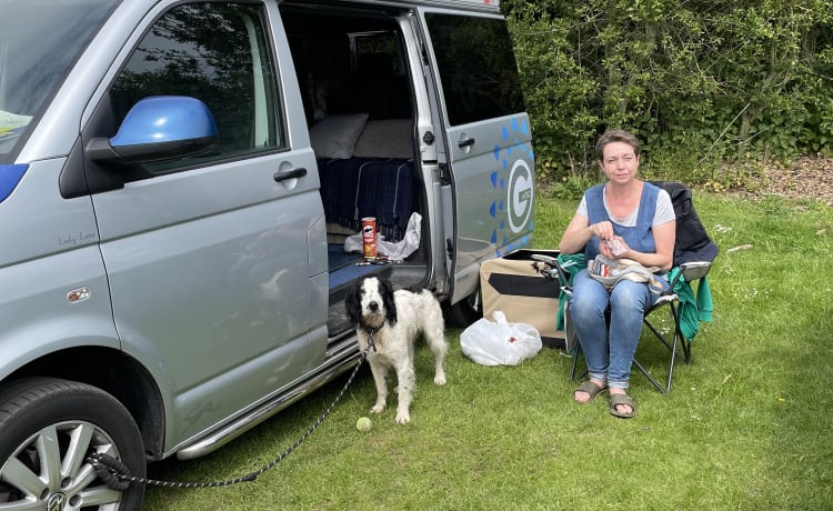 Lady Luna – VW Campervan - 4 berth with awning.