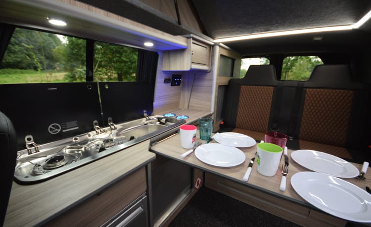 Coco – Campervan, 4 berth, Highline