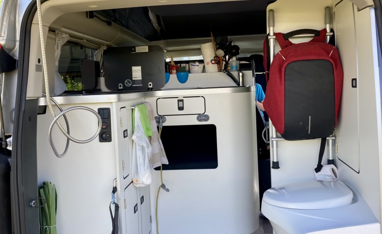 Kompana – New and perfectly equipped camper van. Luxury car with 4 berths!