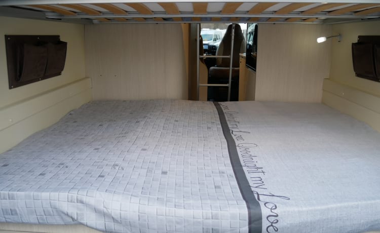 Chausson4, 4 slaap- 4 zitplaatsen, Stapelbed!