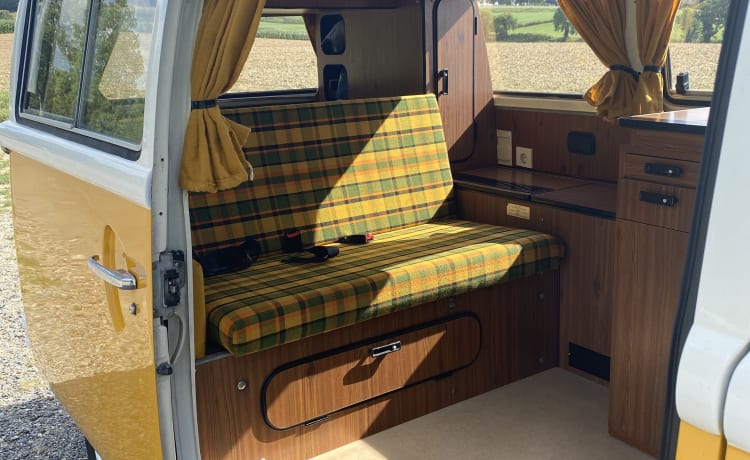 Fantastic Volkswagen T2 Westfalia camper