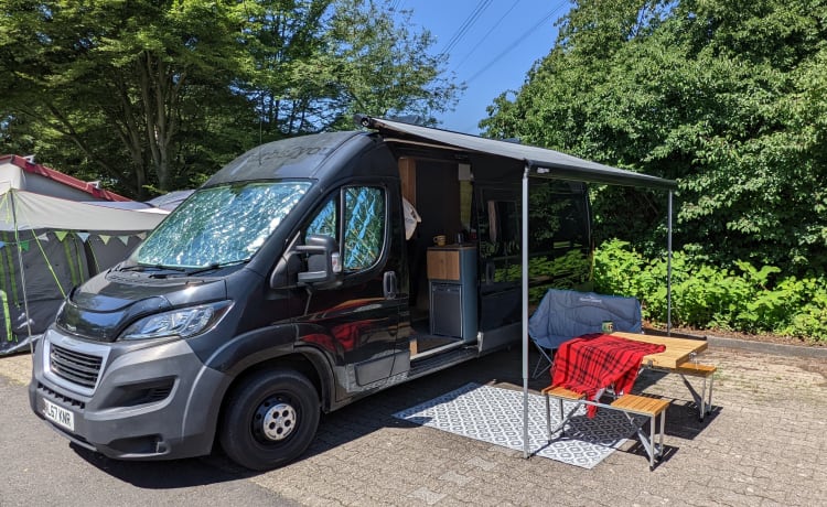 Camping-car - 2, 3 ou 4 couchages. Peut être hors réseau