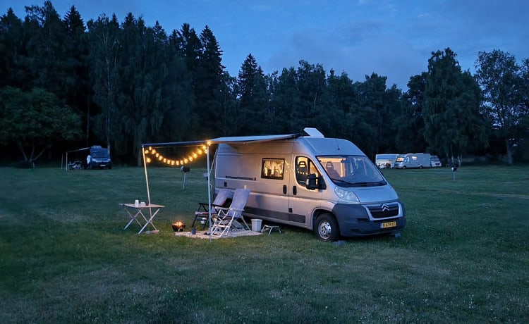 LUER ADVENTURES – Bellissimo camper bus Citroen completo