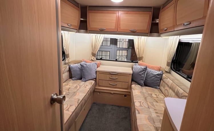 Fantastic, Family Sized Motorhome for Rent.