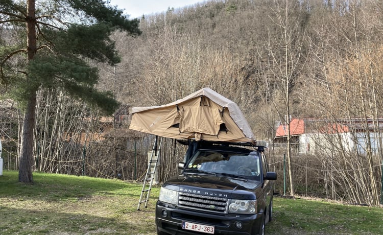  Isolerende binnentent en ondertent. WINTERCAMPEREN !! – 2p Land Rover: Range Rover Sport with roof tent and awning