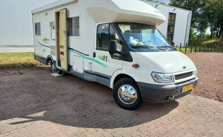 4p Chausson semi-integrated uit 2002