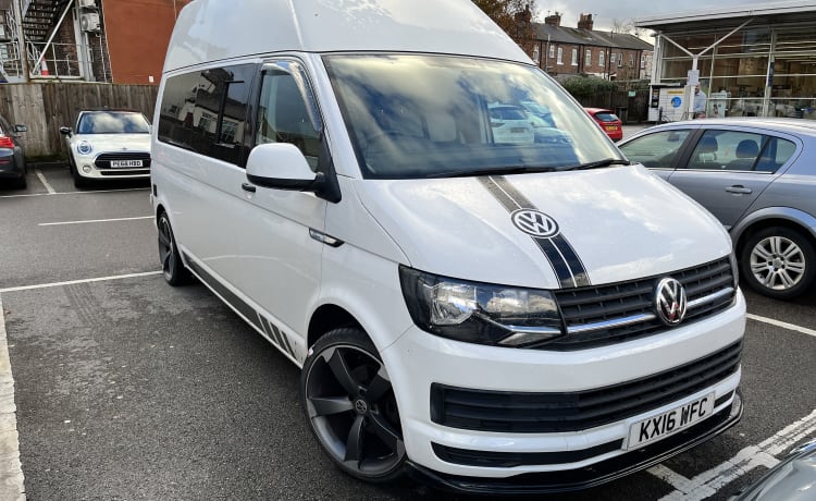 Winston – 4 persoons Volkswagen Campervan vanaf 2016