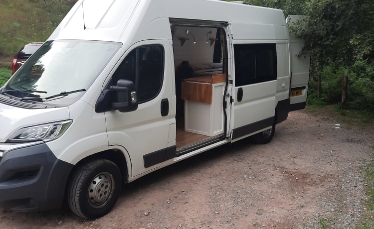 The Camper Salon – 2 1/2 berth Citroën camper van