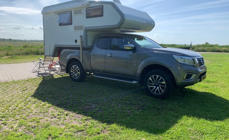 2 pers. Louer un camping-car tout-terrain Nissan euro 6* ?