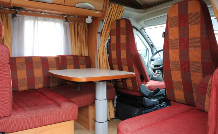 ☀️VOORJAAR/ZOMER VAKANTIE 2024?☀️ LUXE & COMPLETE 4-PERSOONS HYMER CAMPER