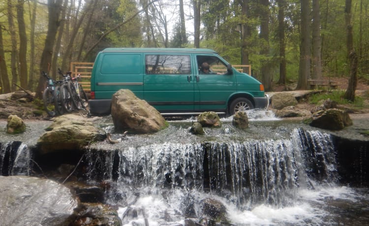 Volkswagen kampeerbusje uit 1998