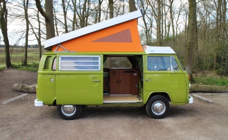 Westfalia – Beau camping-car classique à louer! Louer un ancien VW Van - T2 Westfalia