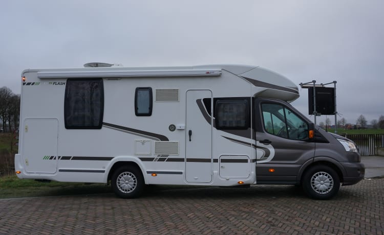 4p Chausson Semi-Integrated 