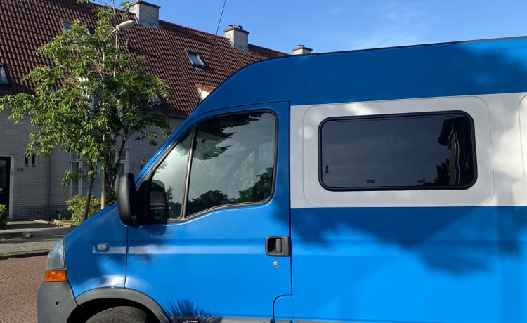 R2D2 – Renault Master L2H2 voor 2 personen