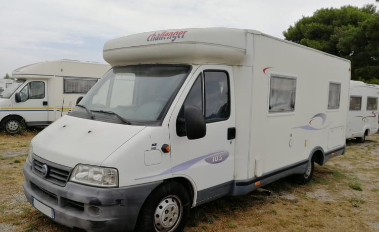 Rodrigue – Camping Car tout confort - 3 lits double